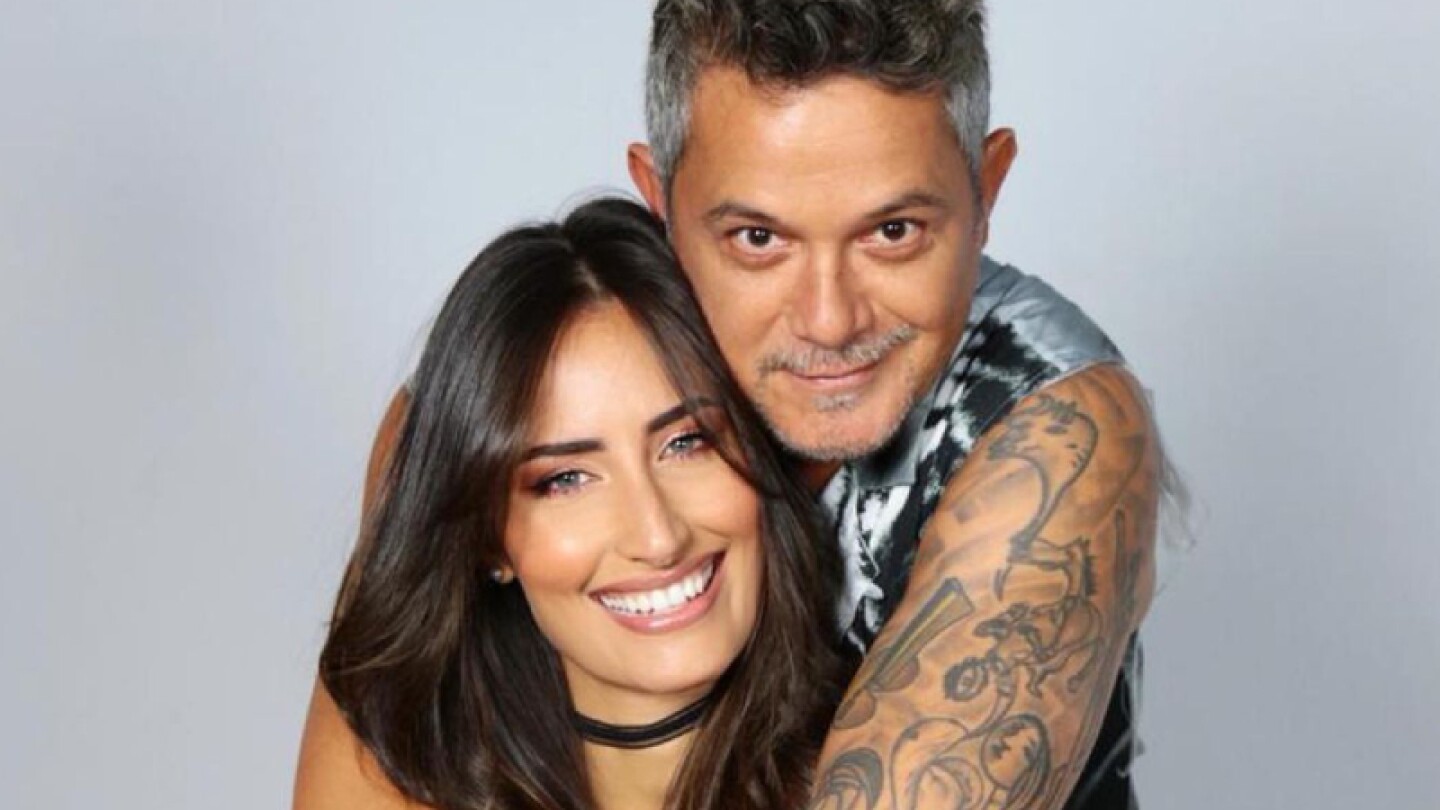 Alejandro Sanz sale en defensa de su expareja