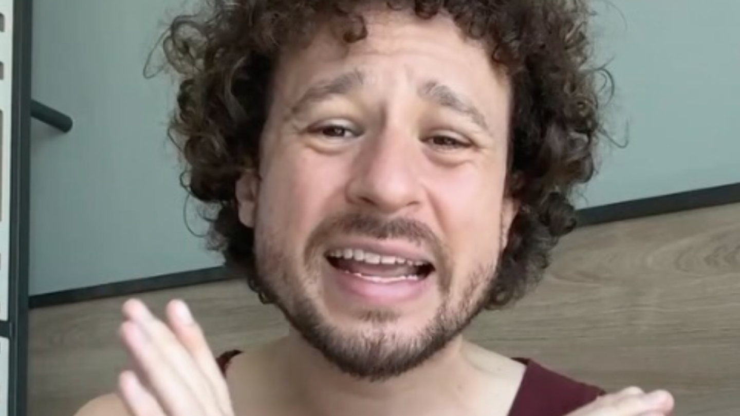 Luisito Comunica arremete contra taxistas por alto precio en sus viajes
