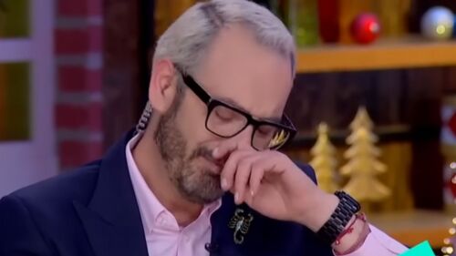 Lalo Carrillo rompe en llanto en De primera mano