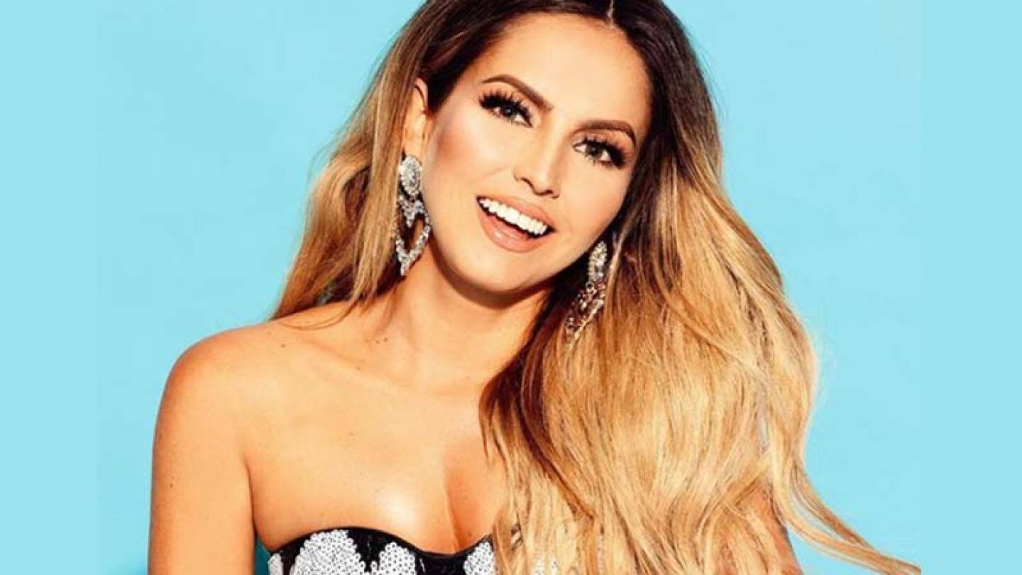 Karla Díaz YouTuber Debut YouTube Pinky Promise Challenge TikTok Reto #girlspowerwalkchallengeViral