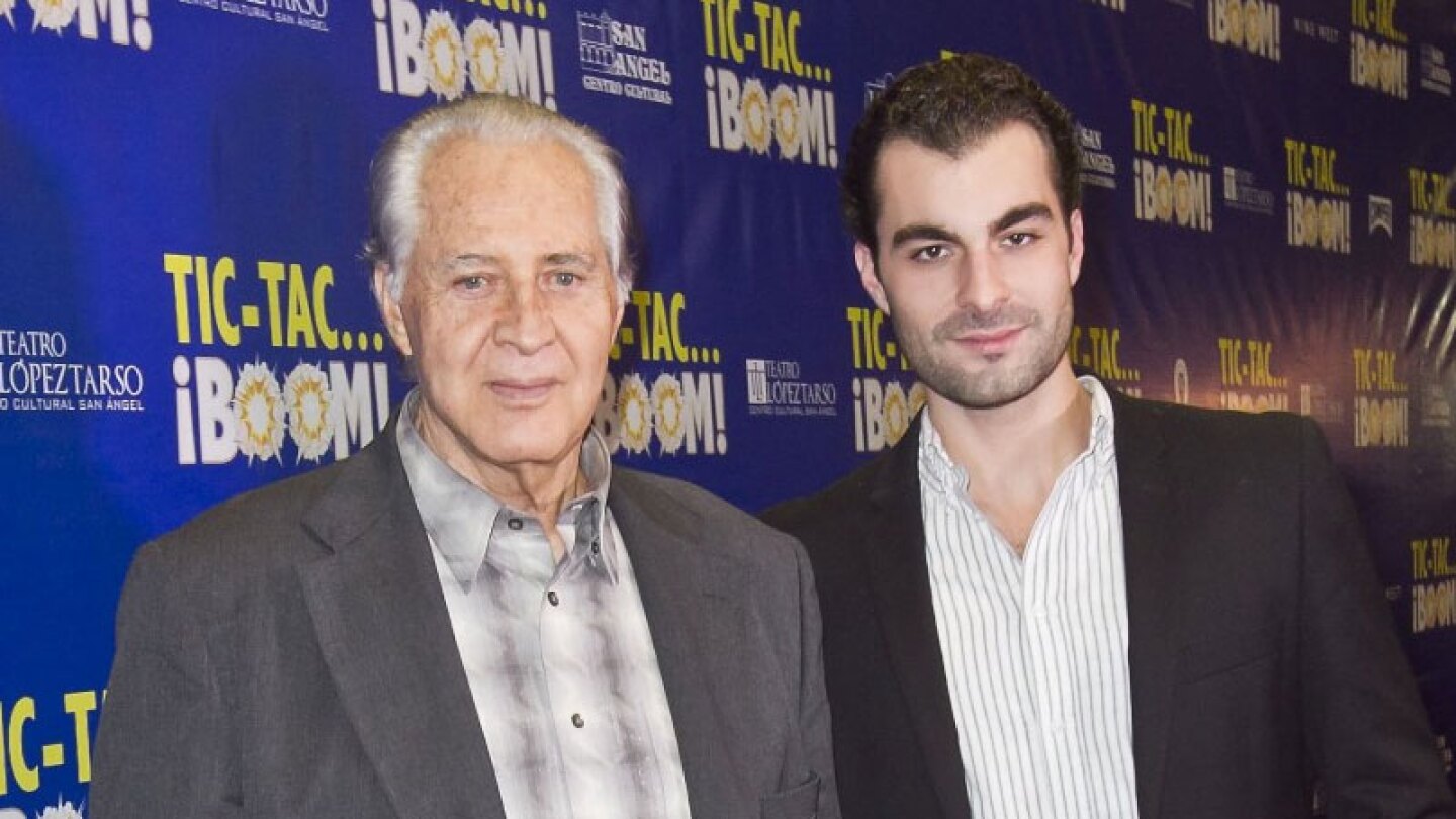En plena alfombra roja, uno de los hijos de actor no dio las razones, además nos contó sus planes a futuro.