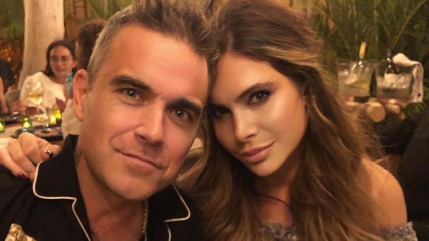 Esposa de Robbie Williams asegura que ya no existe intimidad entre ellos