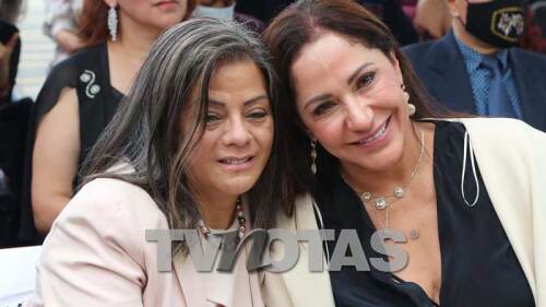 Ante su viuda, inauguran la Plaza del Bolero Armando Manzanero