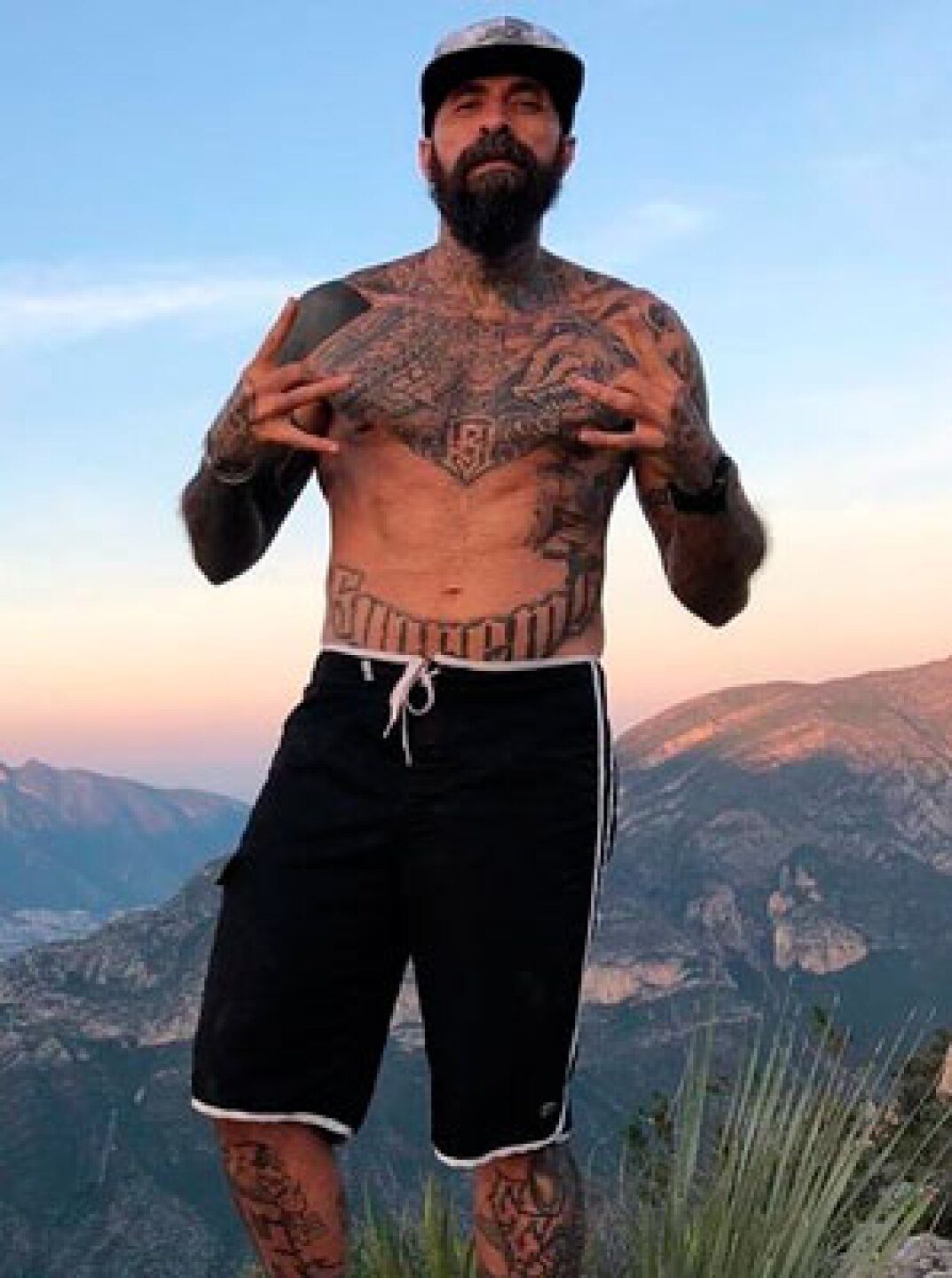 babo cartel de santa camioneta perro