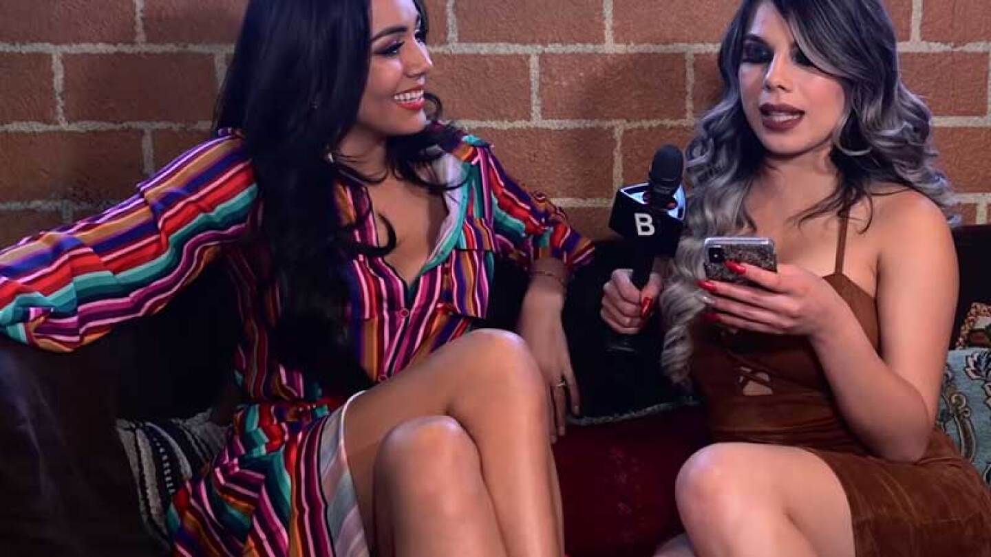 Lizbeth Rodríguez y María Elena se divirtieron frente a la cámara.