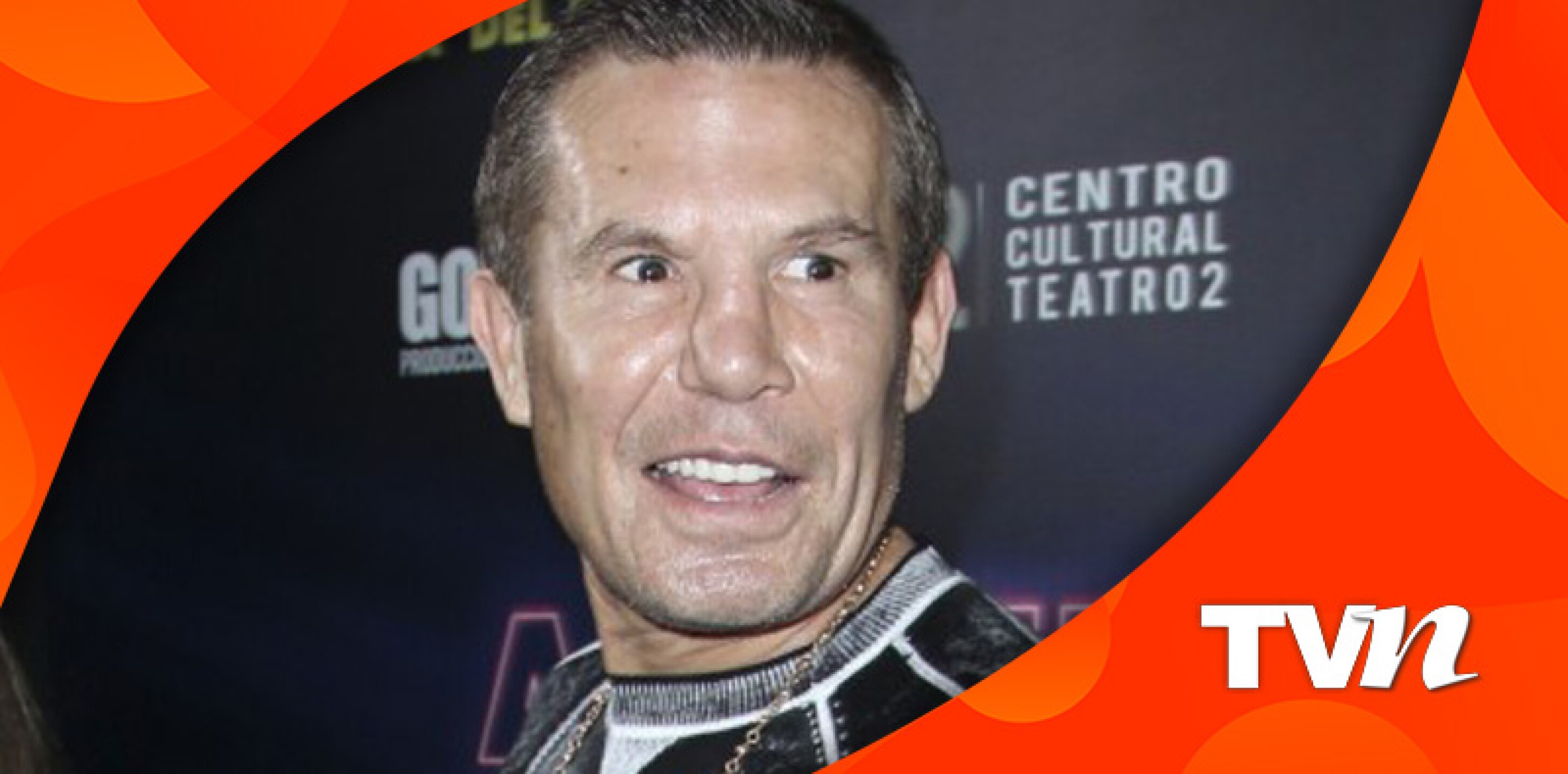 Antes de comenzar el sexto round, la esquina del peleador mexicano decidió detener la pelea.