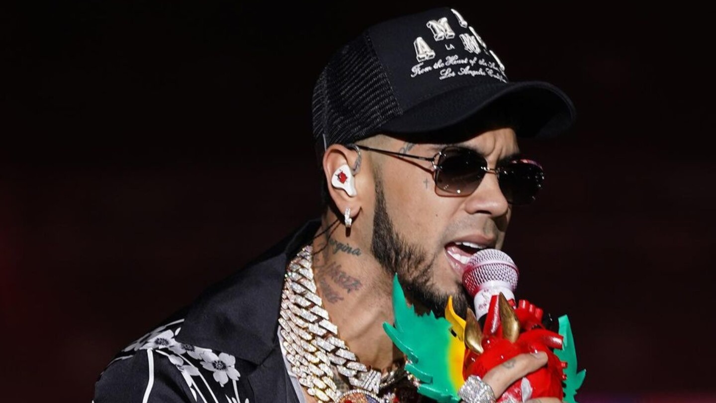 Anuel AA estalla contra fan