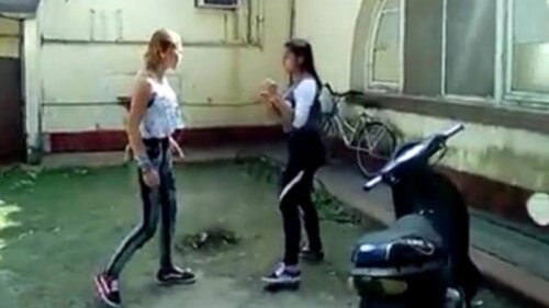 Así reaccionó al encontrarse a la novia de su amante.