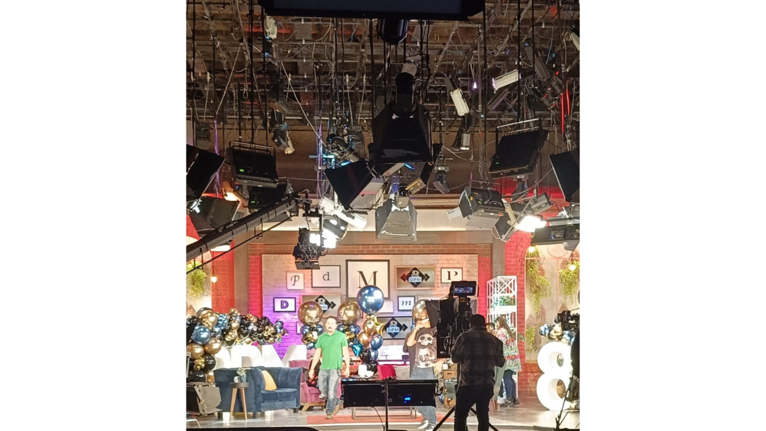 De primera mano cumplió 8 años al mando de Gustavo Adolfo Infante en Grupo Imagen