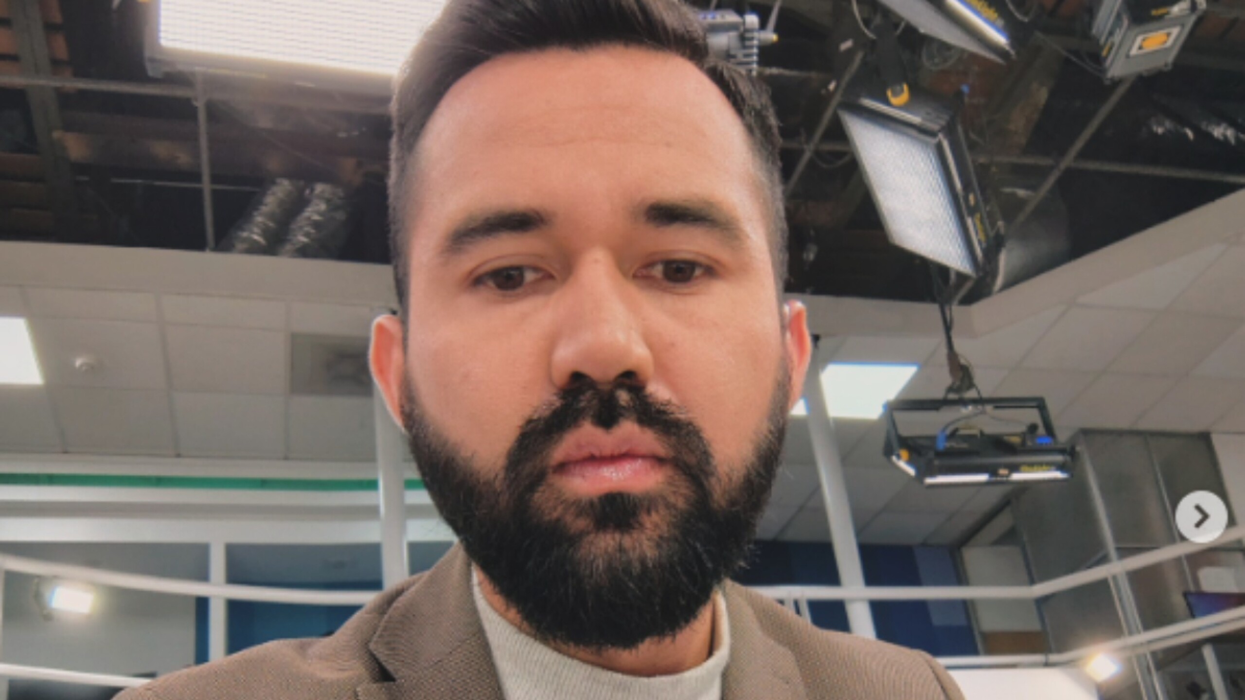 moises-hernandez (1).jpg