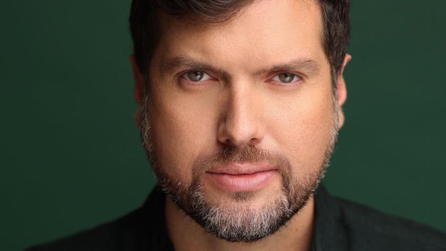 Mauricio Martínez denuncia acoso de Toño Berumen.