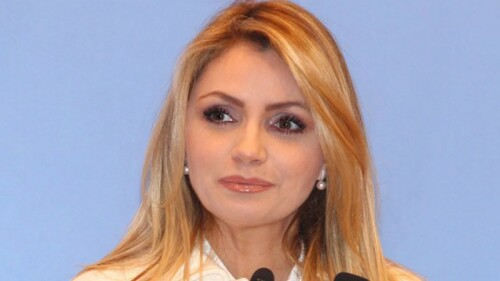 Angélica Rivera recibe carta de amor en redes sociales