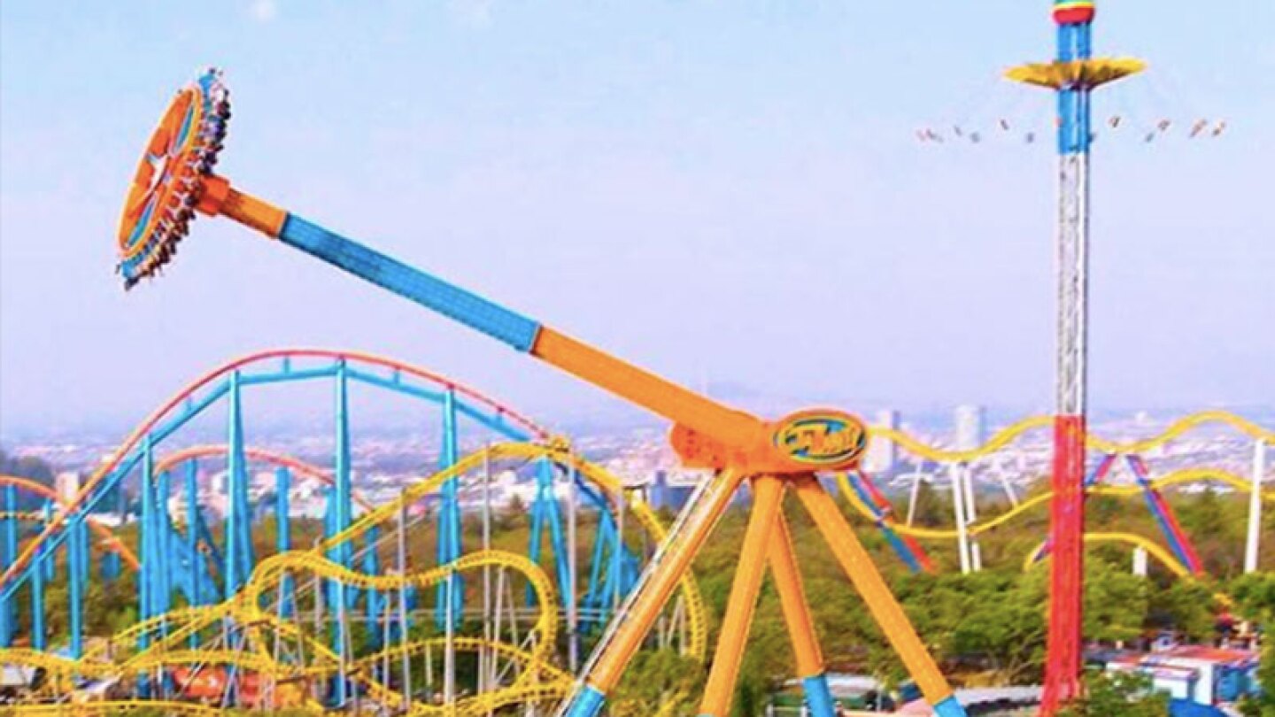 Six Flags México.