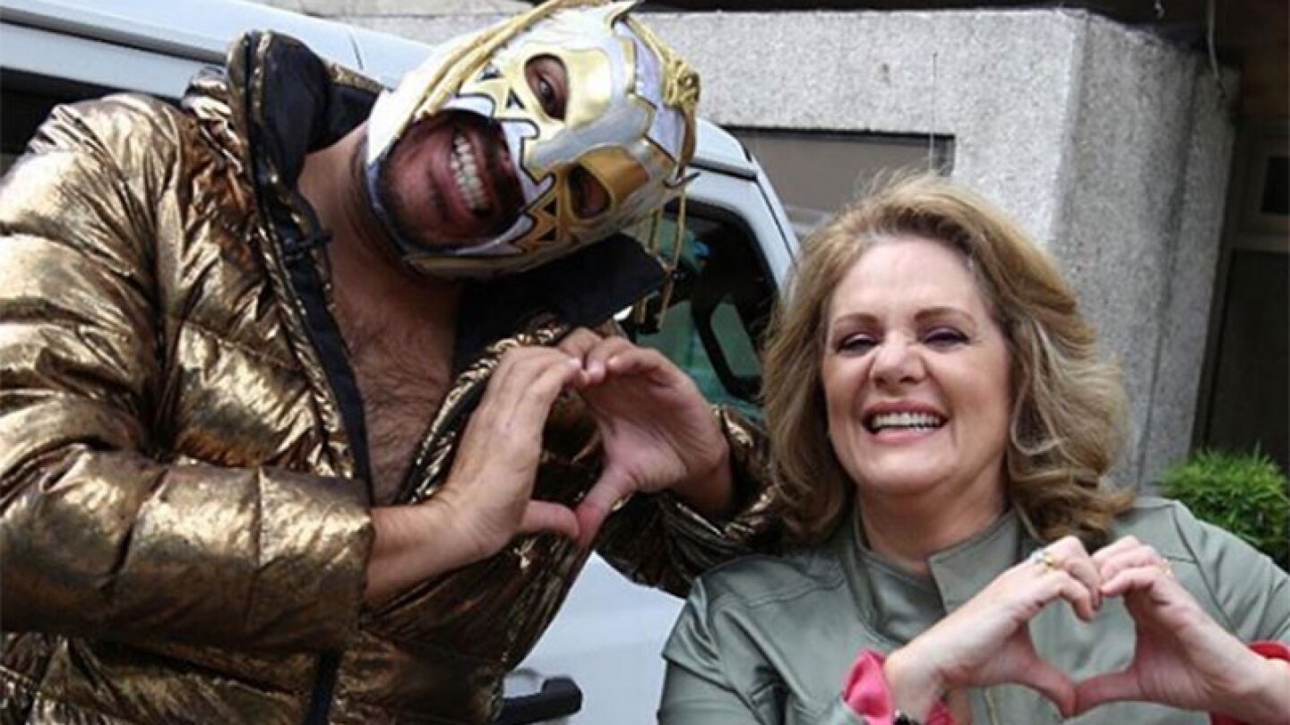 Escorpión Dorado y Erika Buenfil.