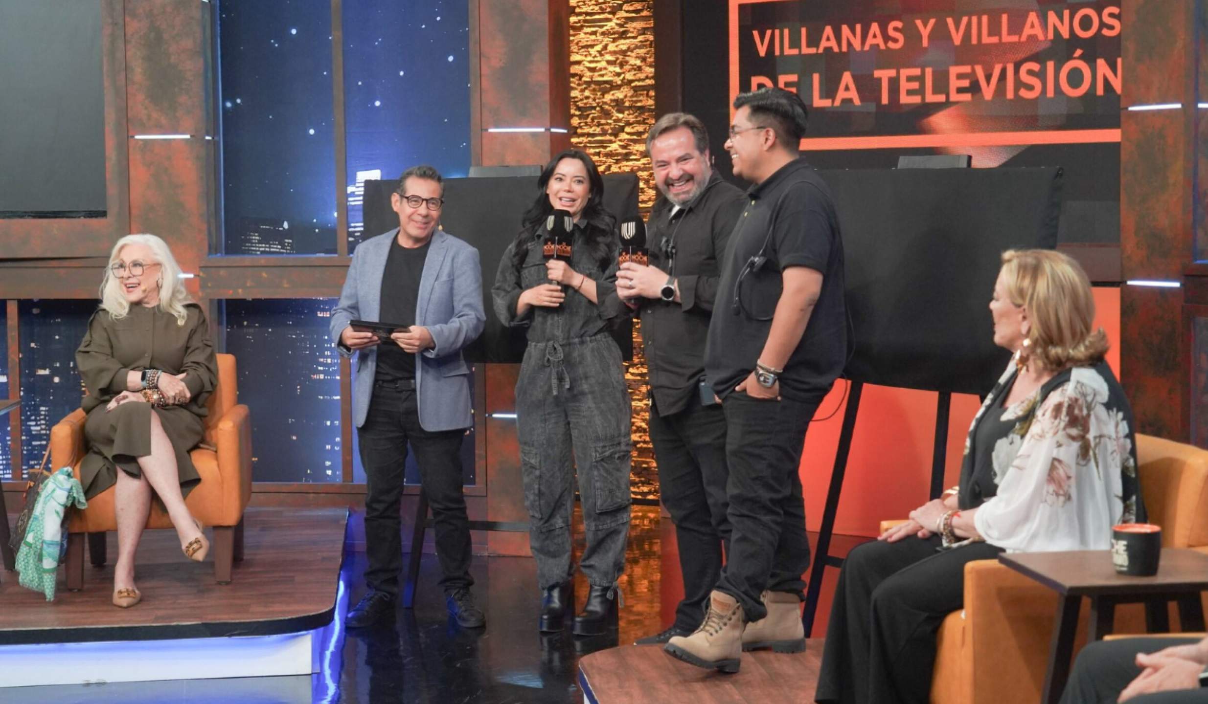 Yordi Rosado y el productor Manolo Fernández celebraron años de éxitos en Unicable