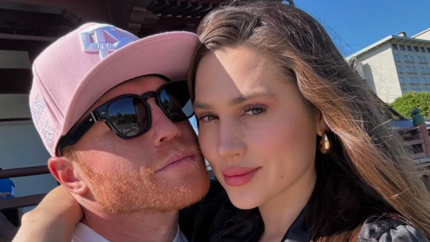Canelo Álvarez y su esposa