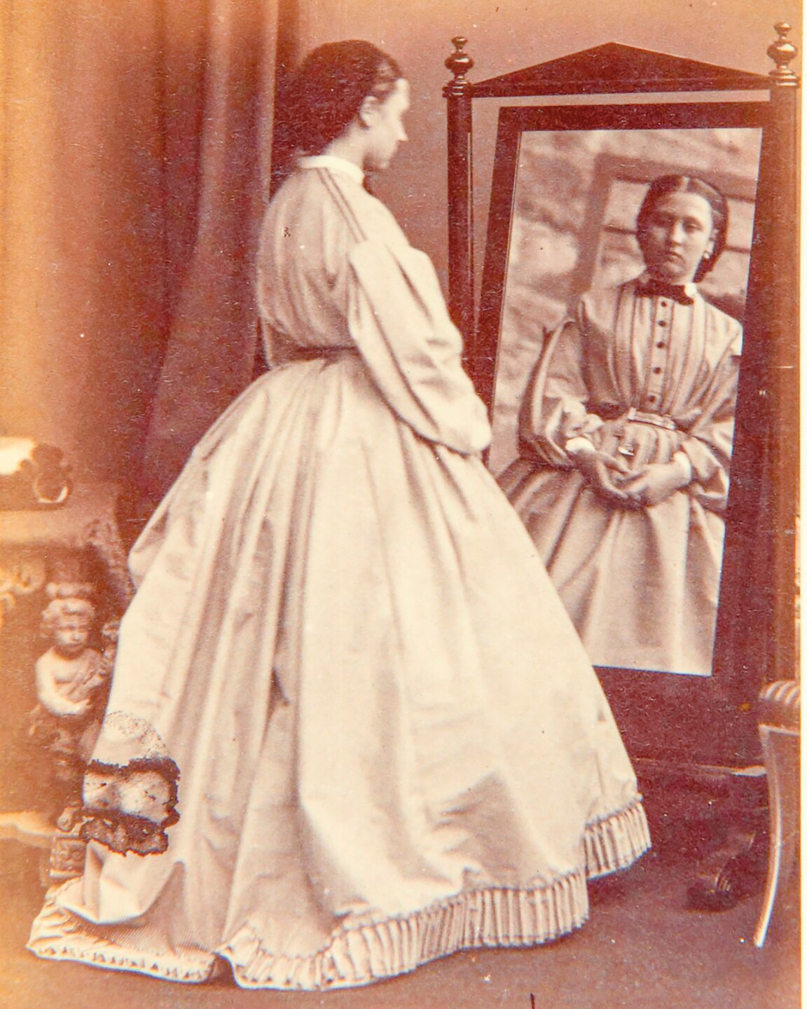 Reina Victoria vs Sufragistas: una lucha por el voto femenino