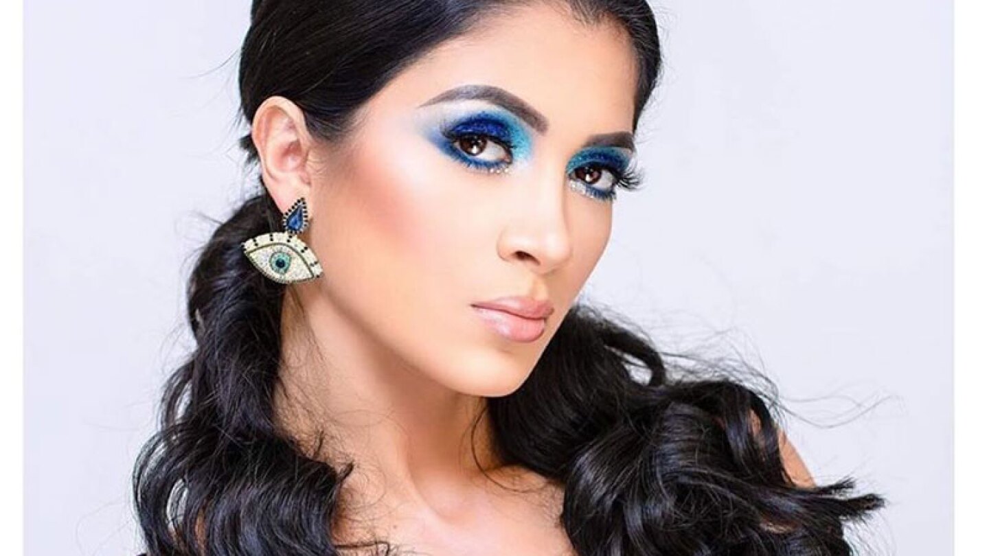 Kimberly Flores cantante