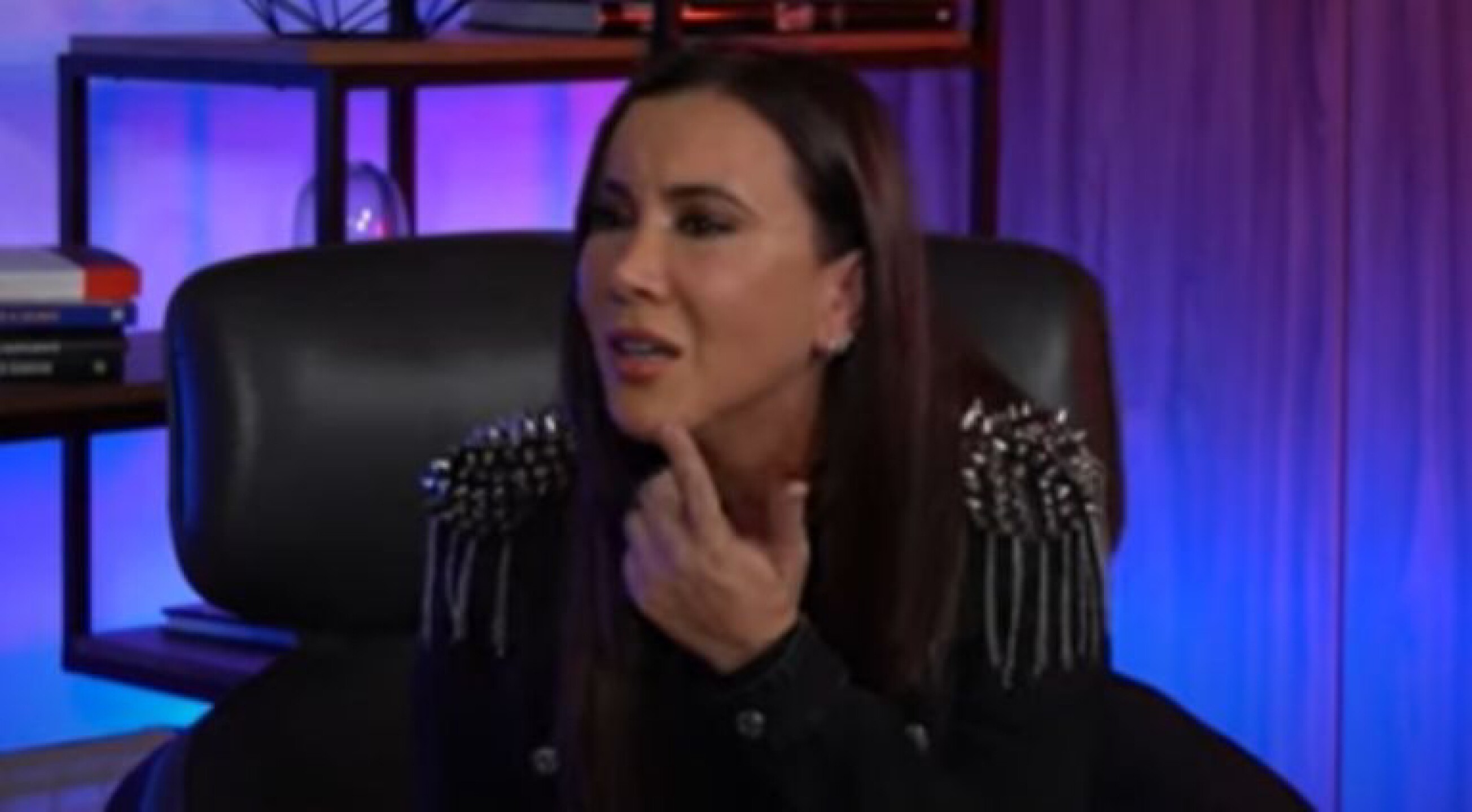 Mariazel llora al recordar la vez que le dispararon en la cara durante un asalto