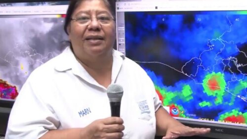 Se burlan porque no es una sexy chica del clima, pero responde y da lección