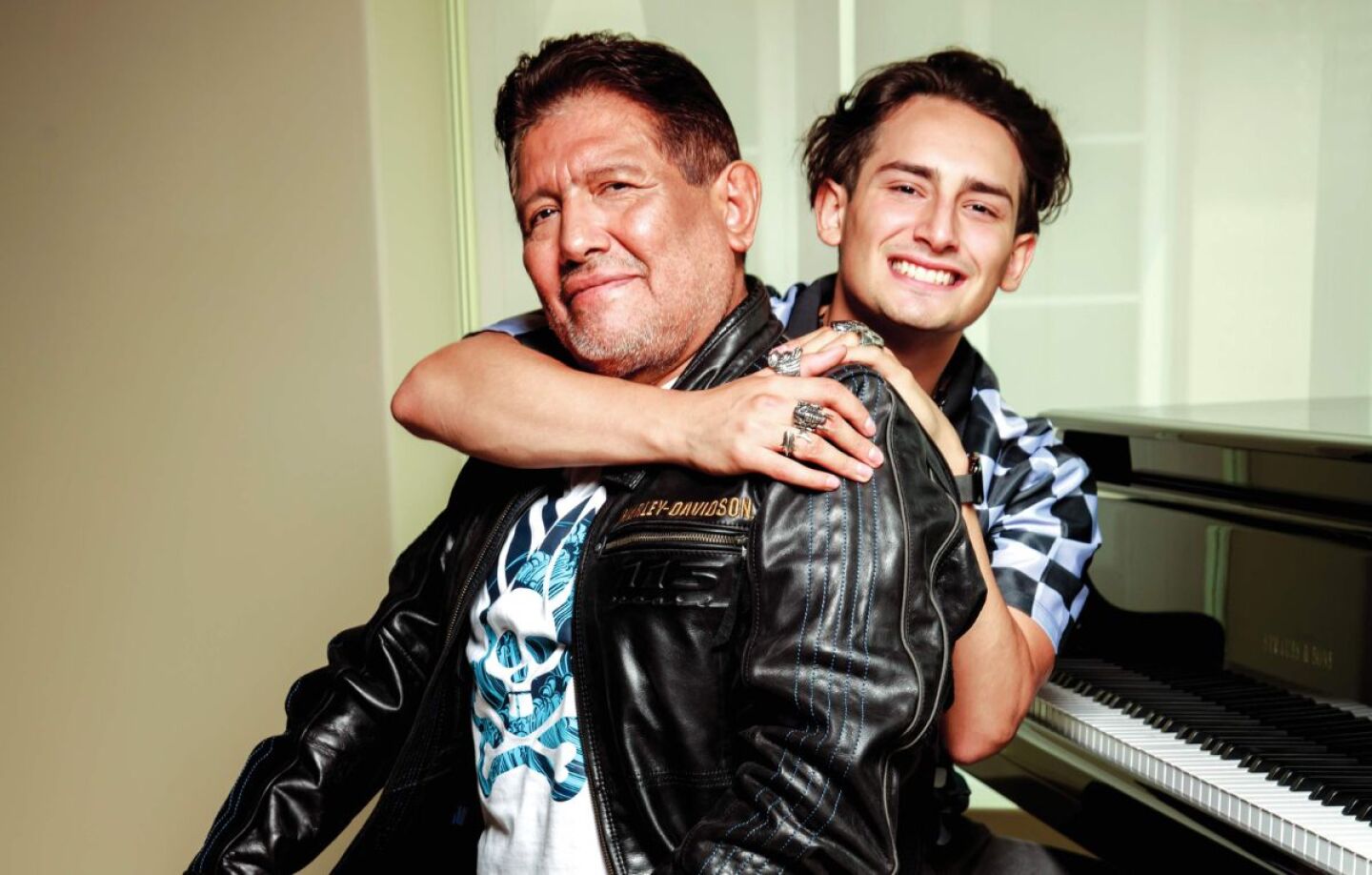Emilio Osorio y Juan Osorio felices