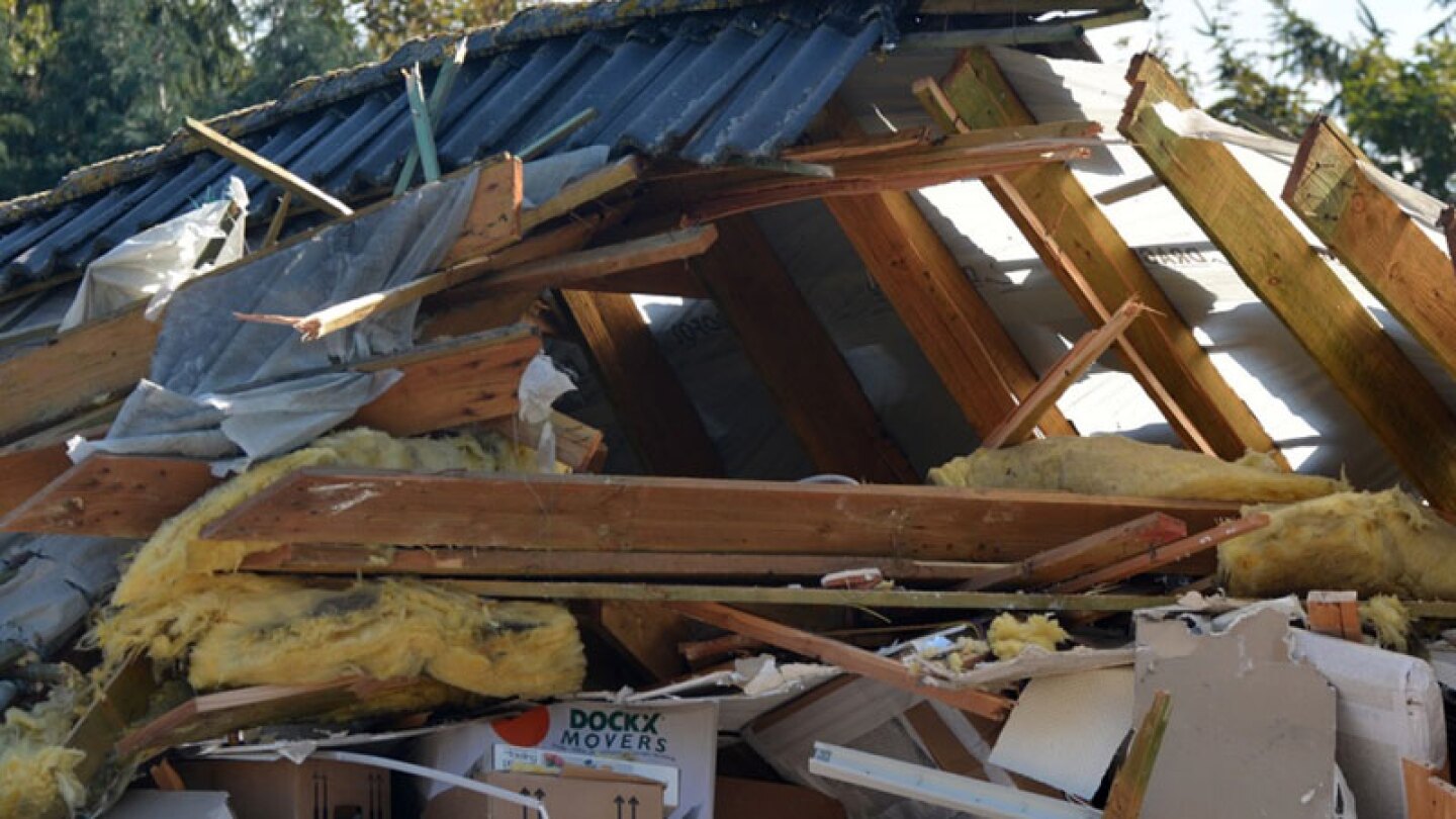 Varias personas quedaron atrapadas bajo los escombros.