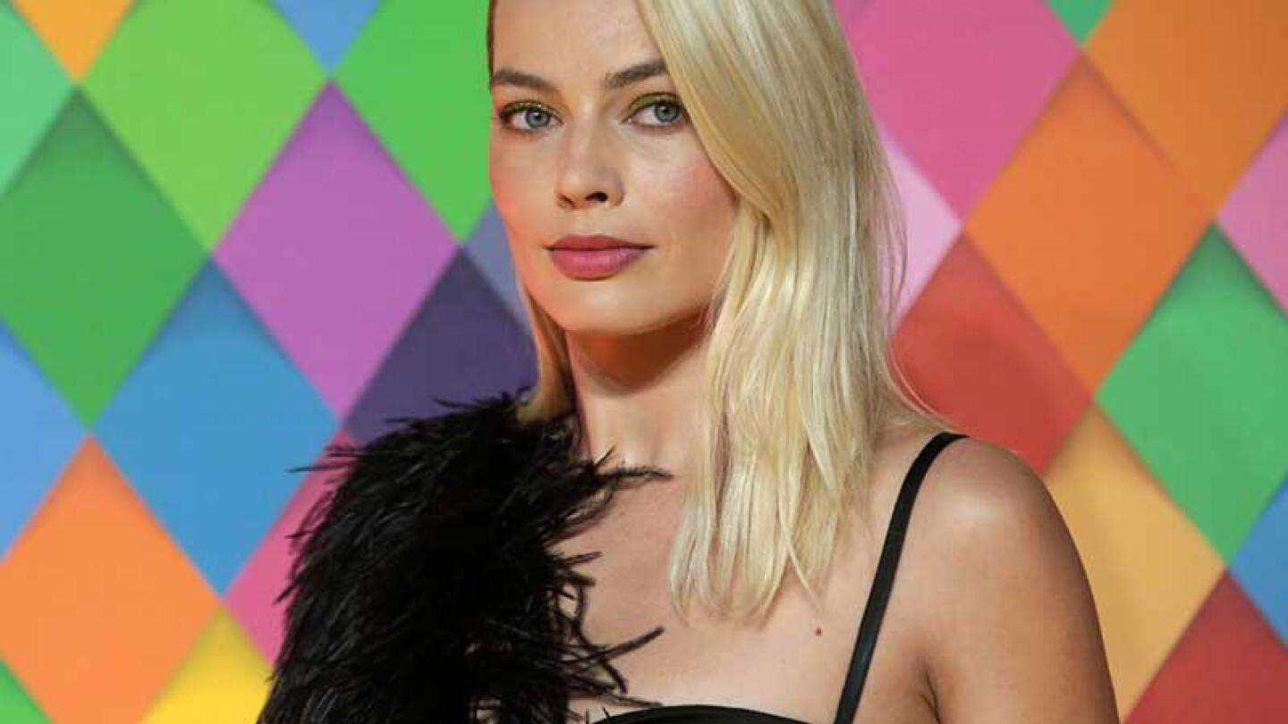 Margot Robbie brilló por la elegancia de su outfit en los BAFTA.