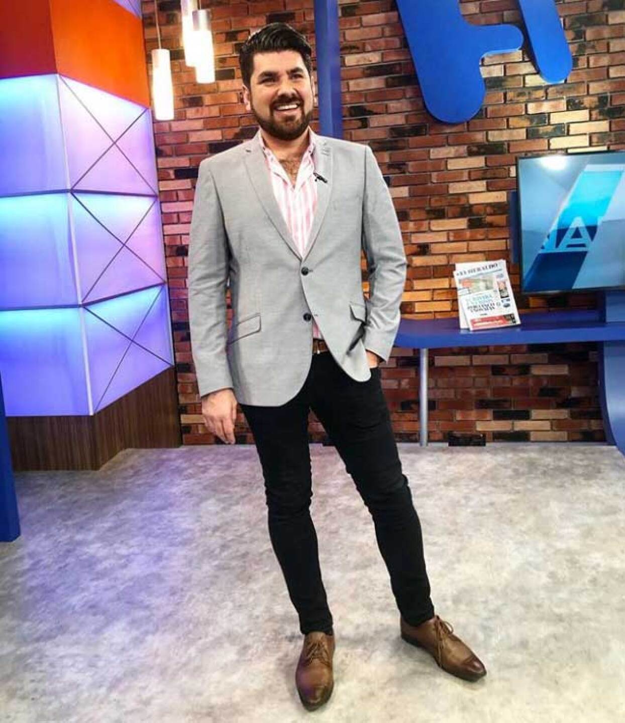Tiene programa matutino.