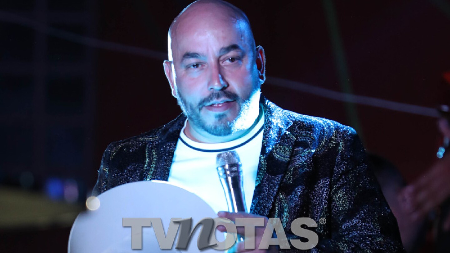A Lupillo Rivera su esposa Giselle Soto no lo deja ni a sol ni sombra
