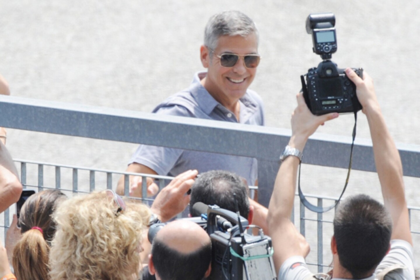 George Clooney ha levantado sospechas de que es homosexual.