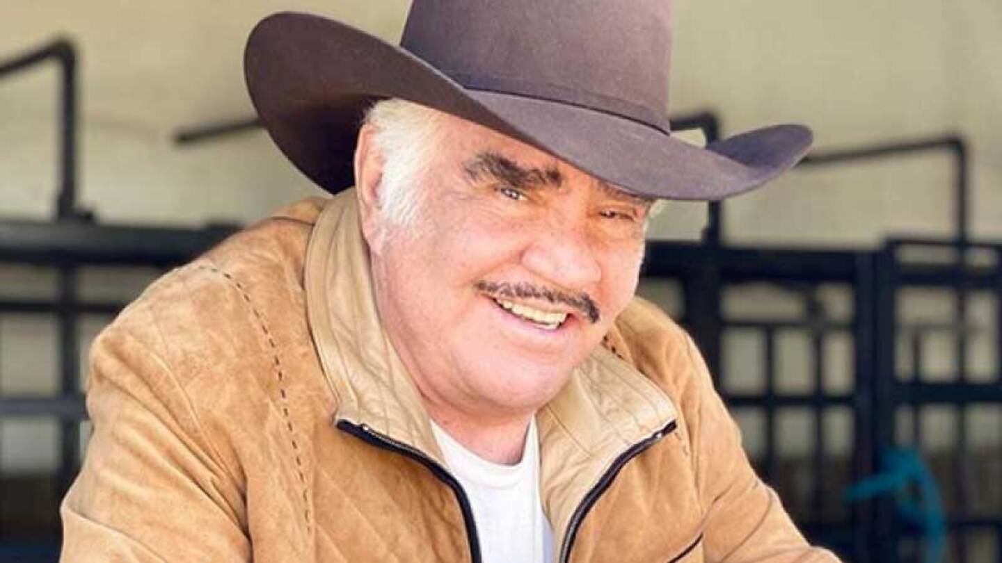 Familia de Vicente Fernández celebró su cumpleaños con una misa y mariachi