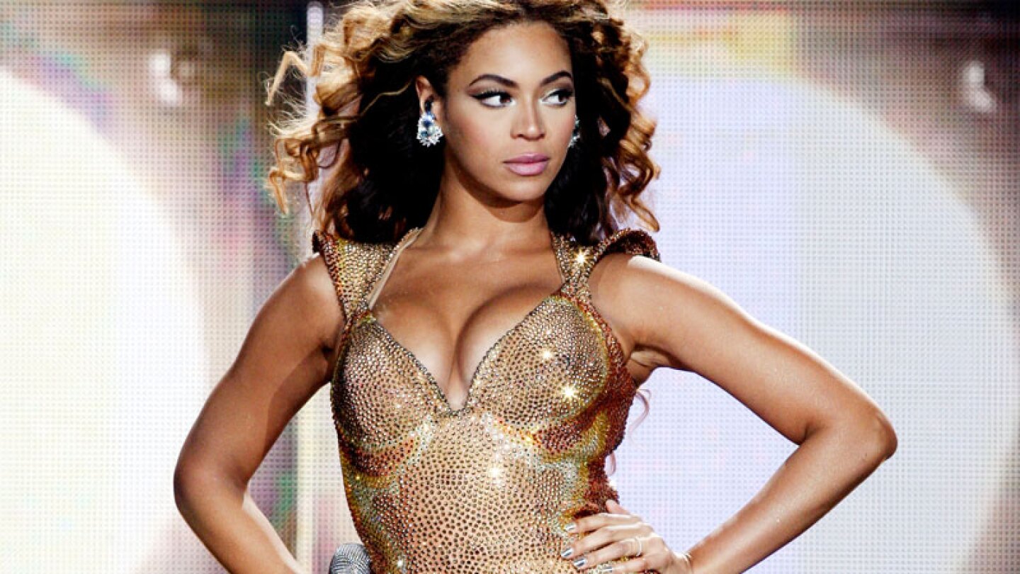 Beyoncé desata la furia por beber mientras amamanta