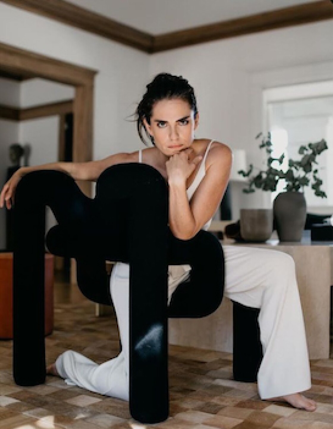 Karla Souza transformó su abundante melena en rubia