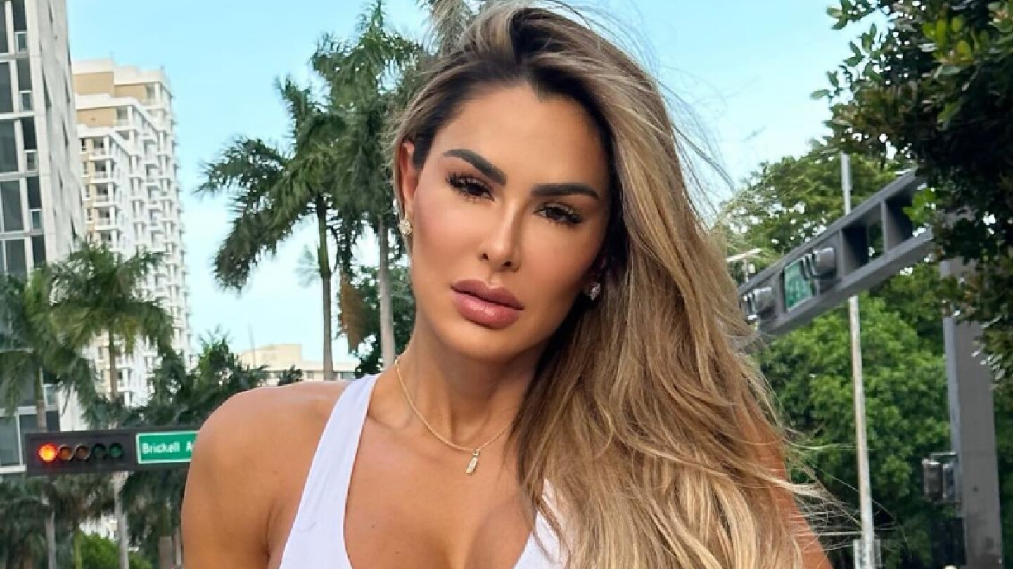 Ninel Conde composición