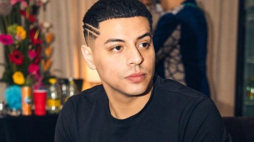 A Eduin Caz le ganaron los nervios en la entrega de premios