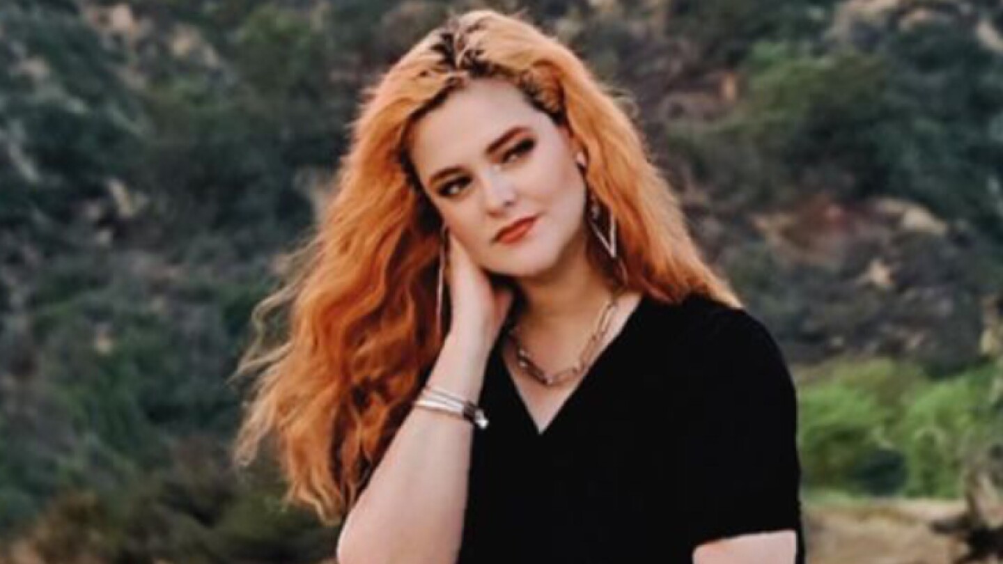 Allison Lozz