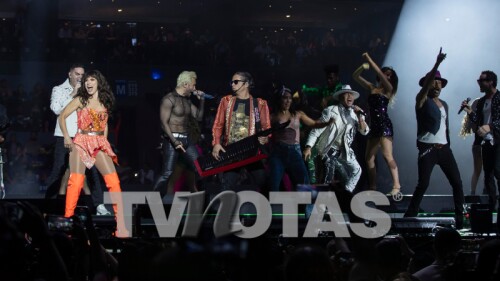 90's pop tour polémica