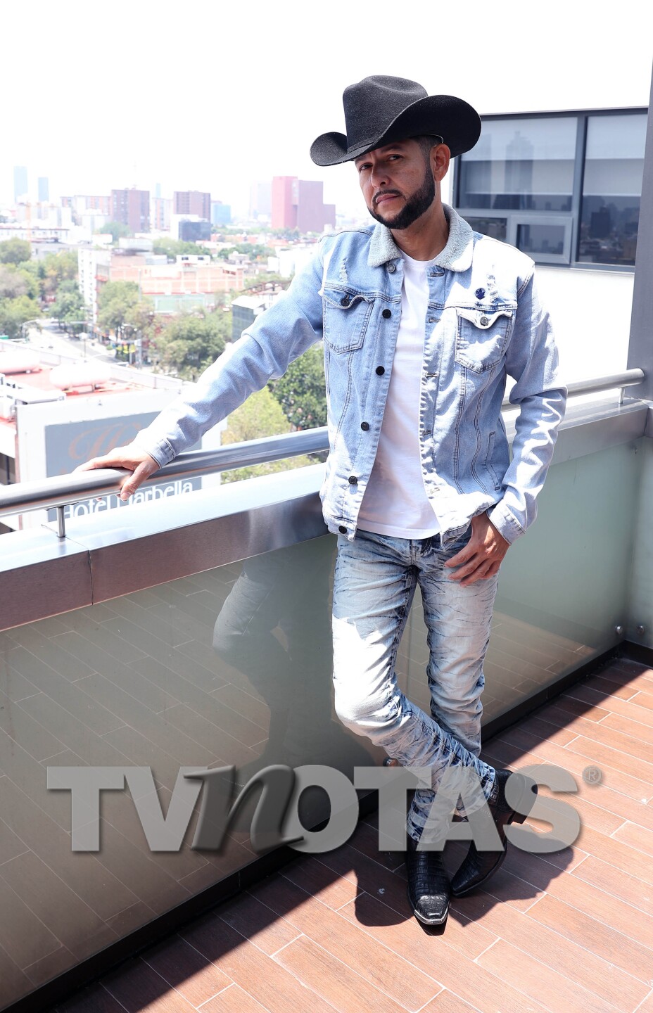 Toño Lizárraga regresa con nueva canción