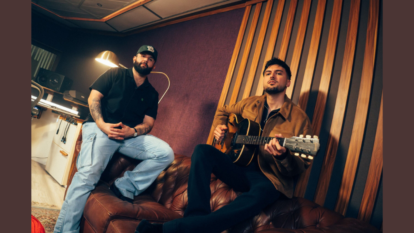 Carín León y Kakalo, colaboración "Trágame tierra"