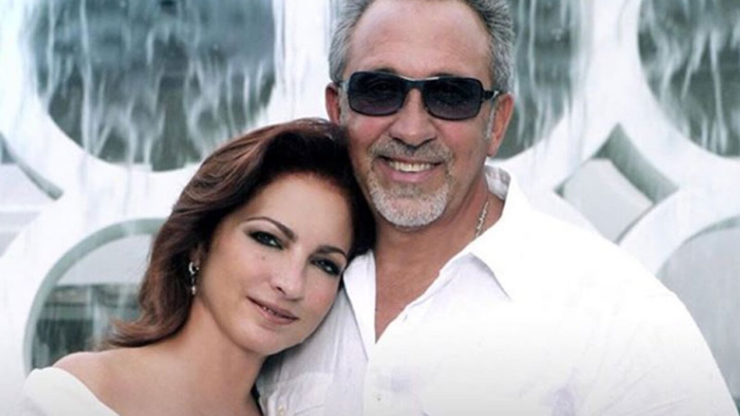 Camioneta se estrella en estudio de grabación de Gloria y Emilio Estefan