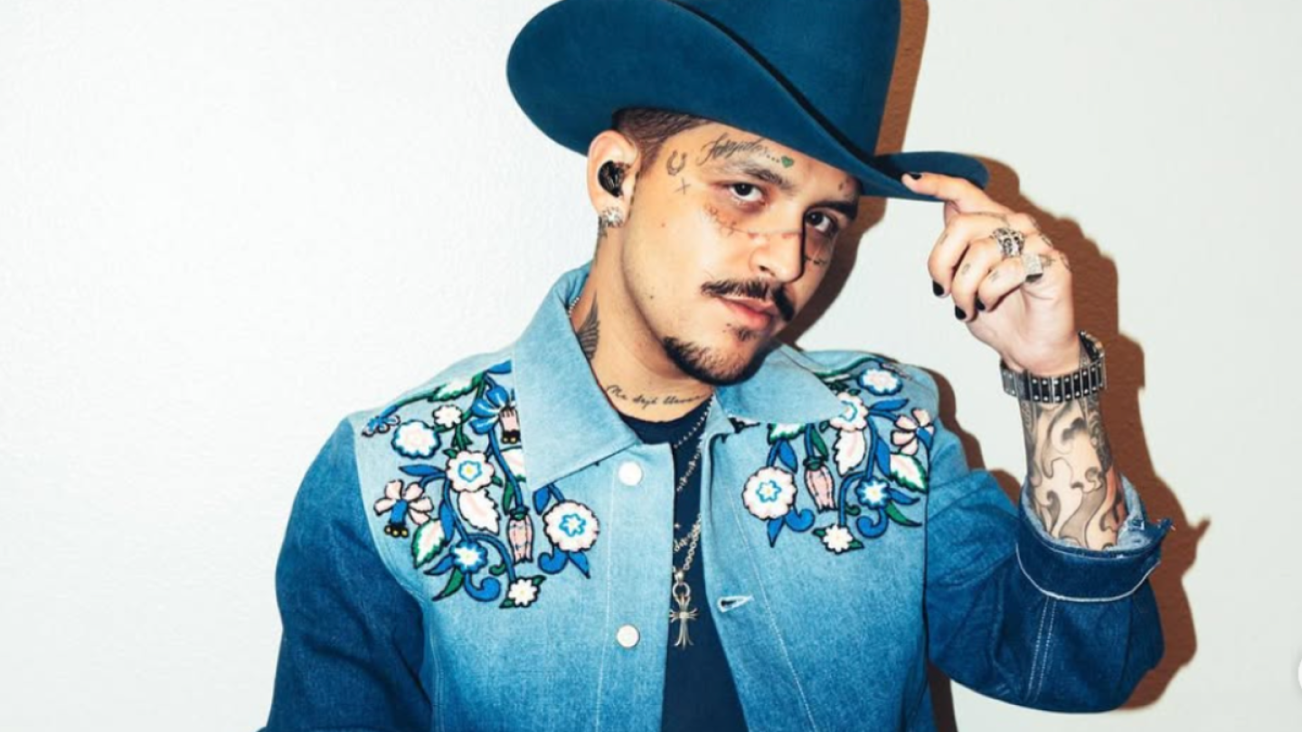 Christian Nodal habla de su proceso para quitarse los tatuajes