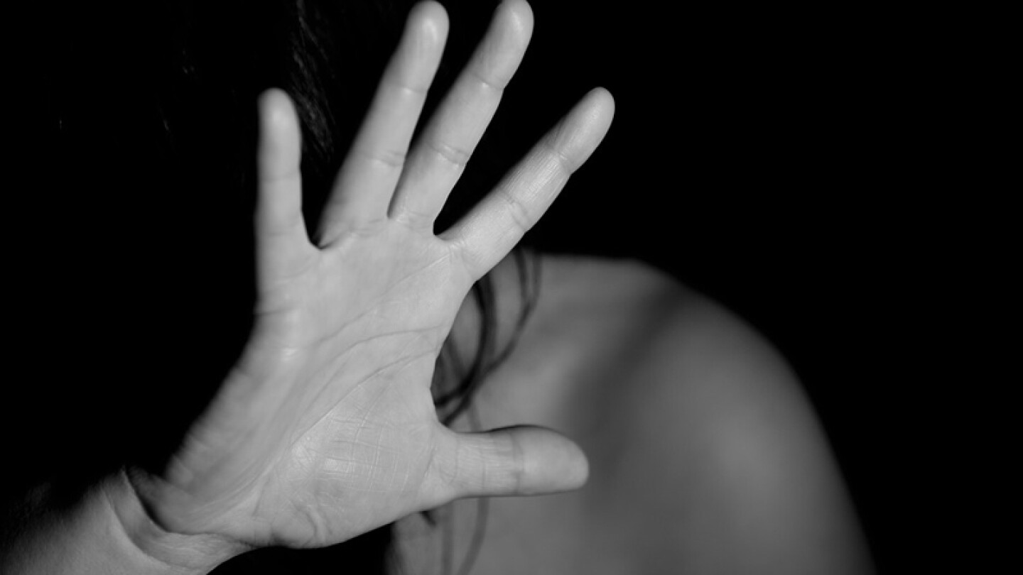 Hija de famosa actriz es víctima de impacto de bala en cara y cuello
