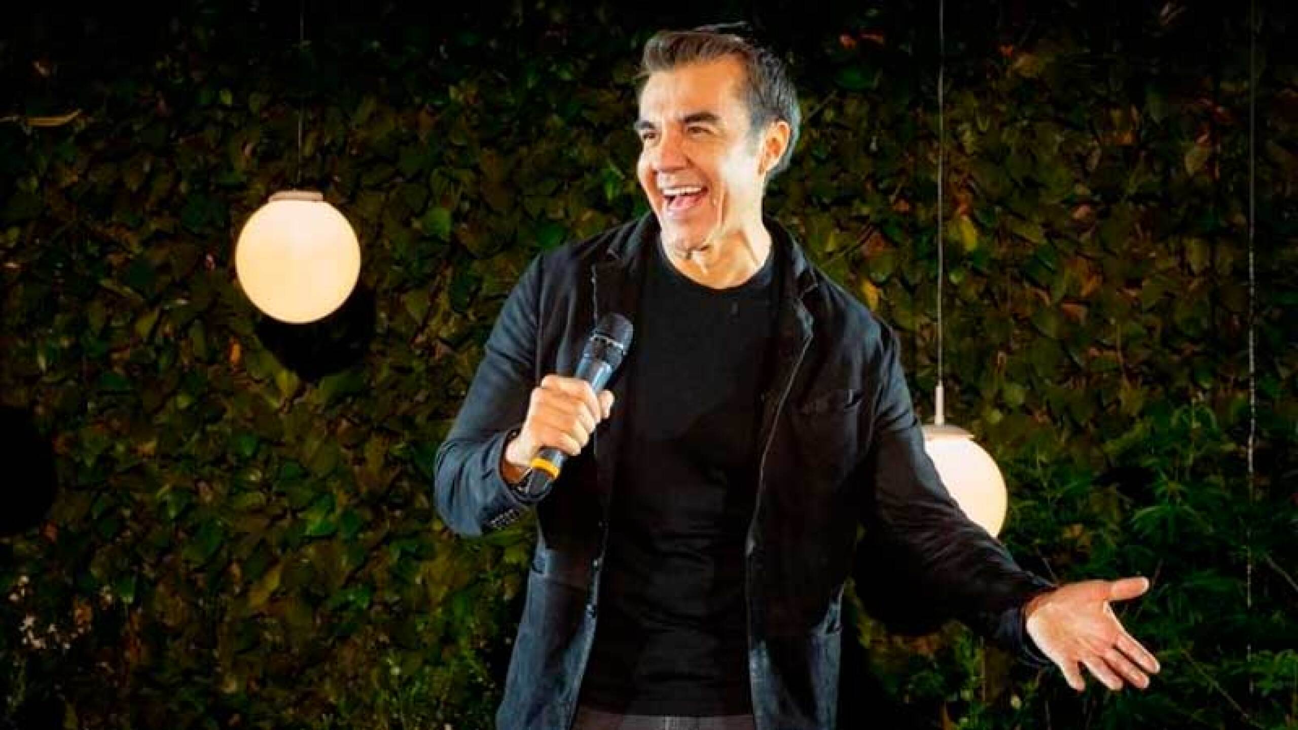 Adrián Uribe estaría buscando trabajo en Miami, tras perder exclusividad en Televisa