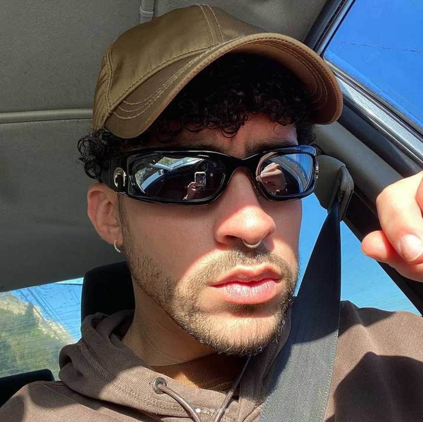 Bad Bunny causa furor en redes sociales