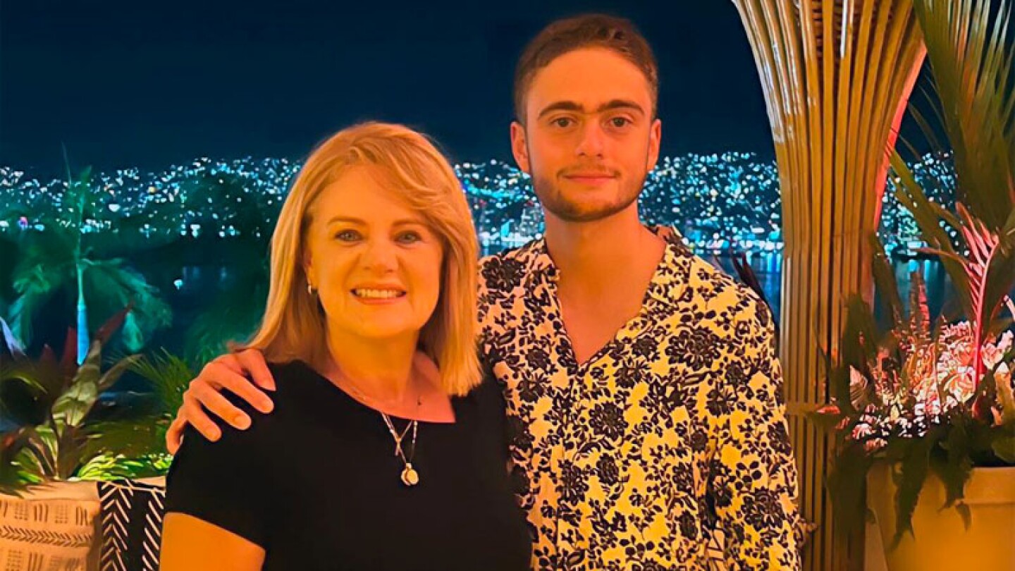 Erika Buenfil y su hijo