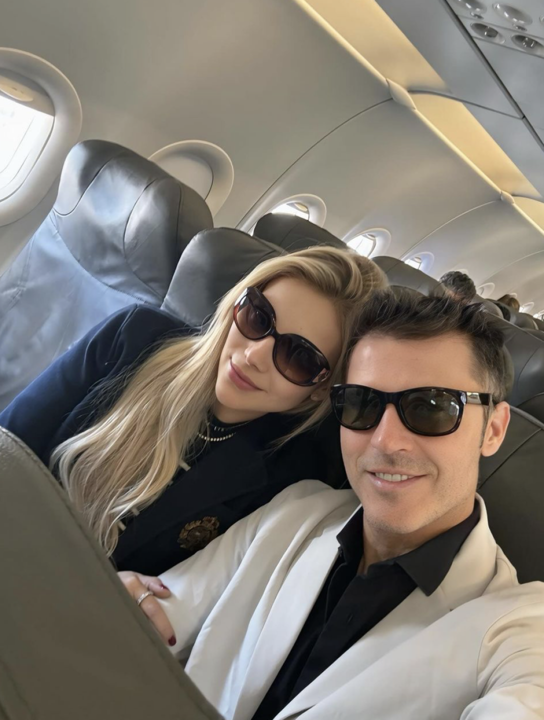 Leonardo García y su novia