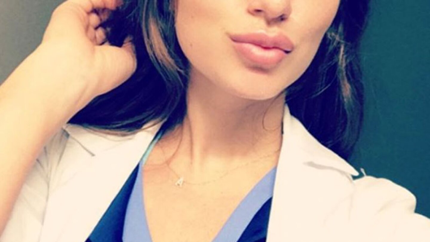 Ella es la doctora más sexy del mundo
