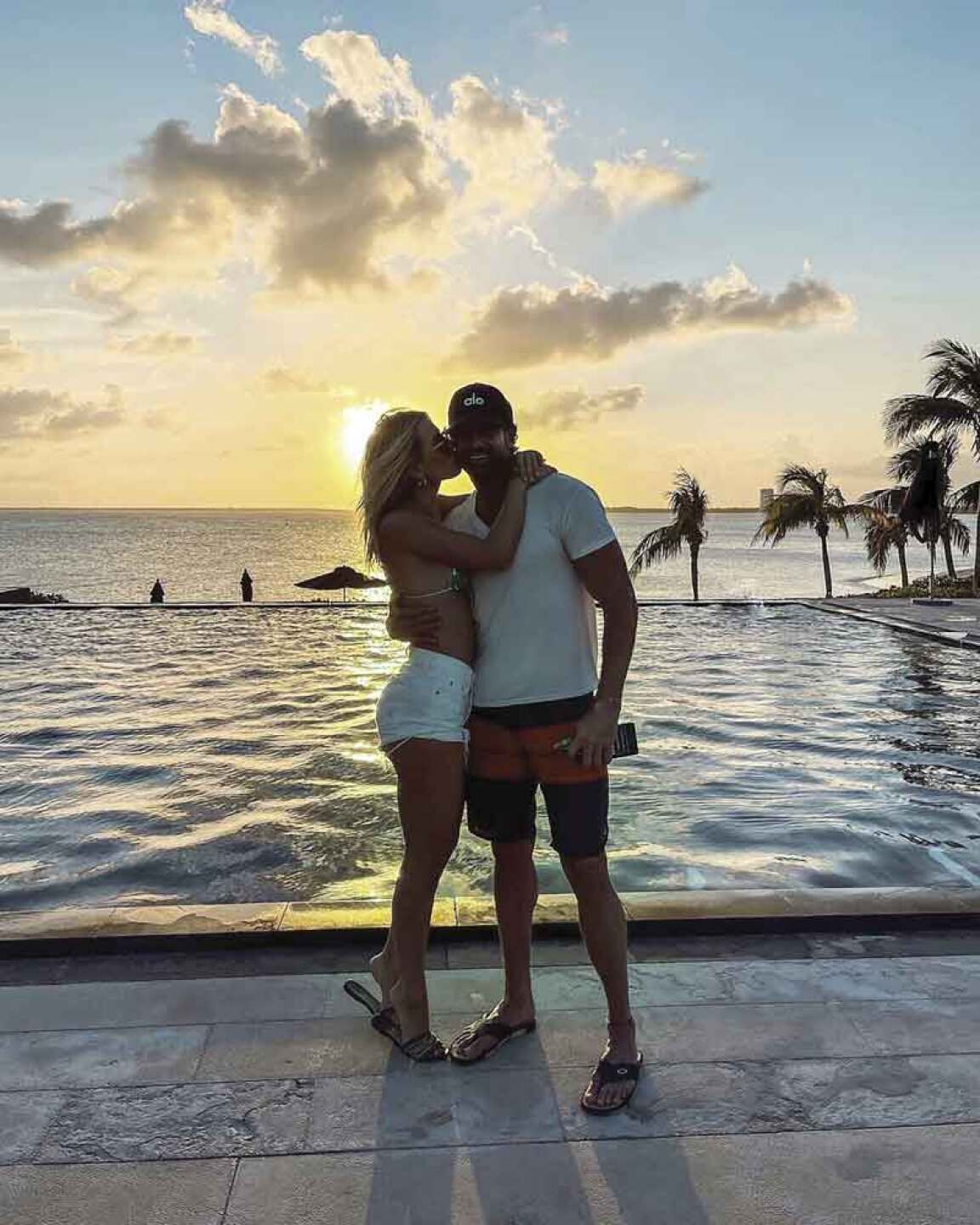 Gabriel Soto e Irina Baeva disfrutan de su amor