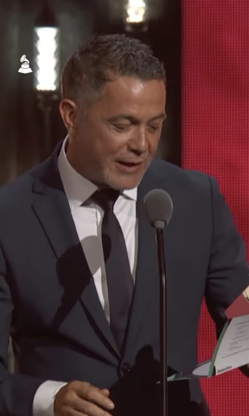 Homenaje en los Latin Grammys 25