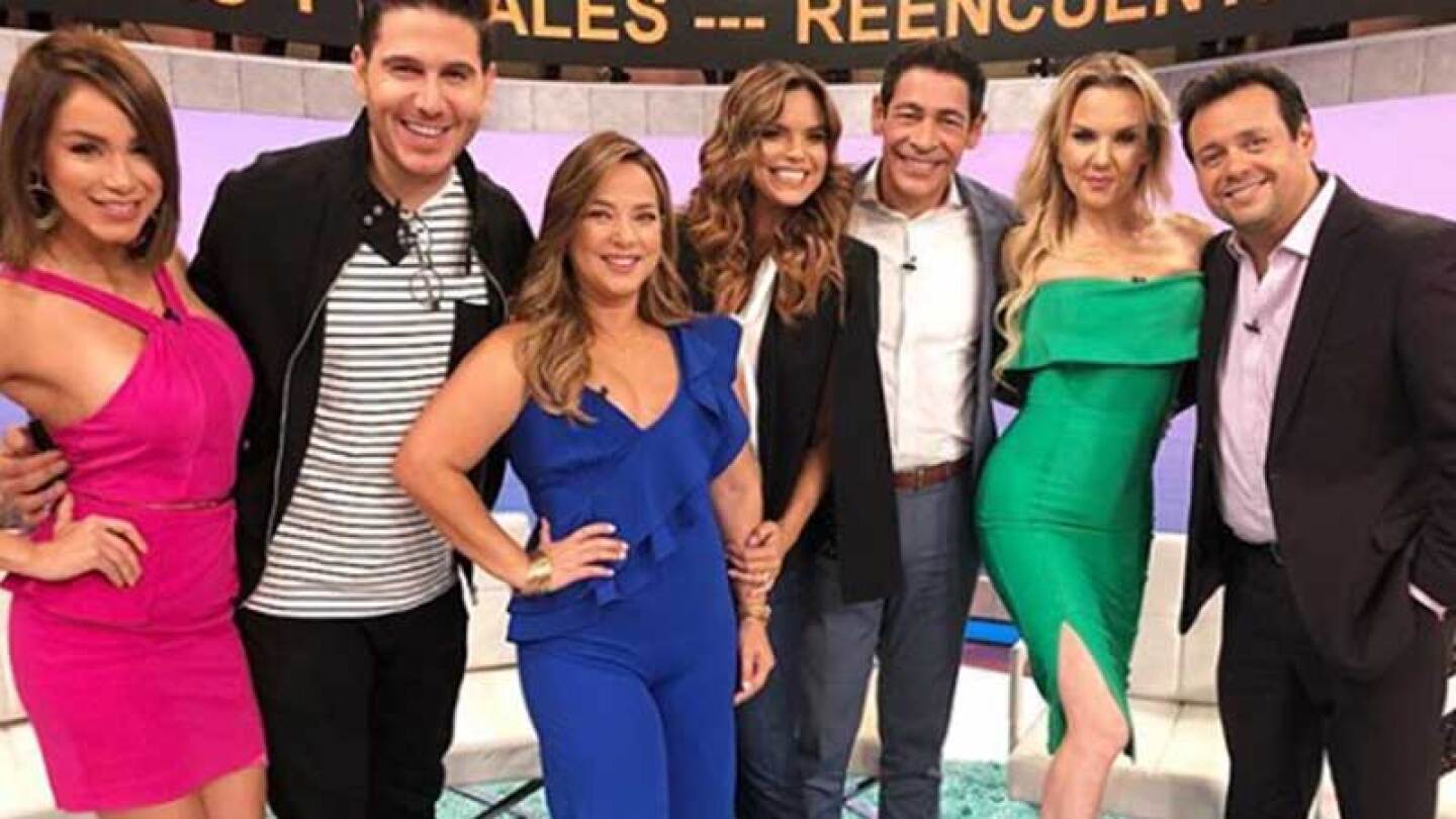 Felicitaron a Adamari López por sus 40 años de carrera.
